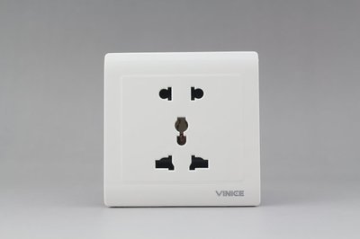 尚品多功能五孔插座 厂家直销，工程与家装的理想选择